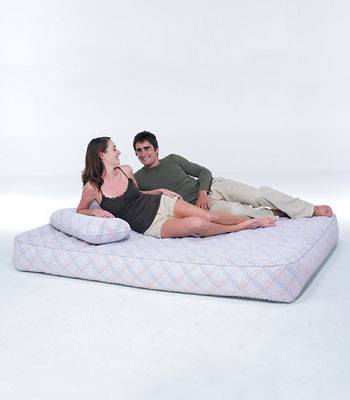 яНадувная двуспальная кровать Bestway 67353 Reinforced Air Bed Queen (203x152x22см, + насос)